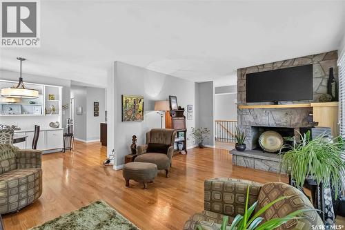 1415 Park Avenue, Saskatoon, SK - Indoor Photo Showing Living Room With Fireplace