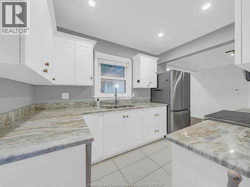 2584 Chilver, Windsor, ON - Indoor Photo Showing Kitchen