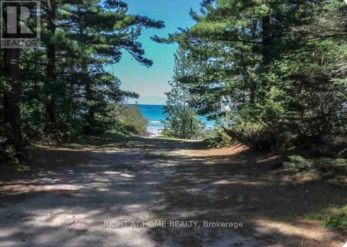 27 BALMORAL AVENUE , Tiny, Ontario L0L 1P0 2