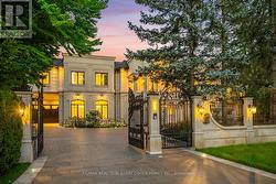 99 BAYVIEW RIDGE  Toronto, ON M2L 1E5