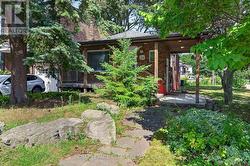 29 RED DEER AVENUE  Toronto, ON M1N 2Z1