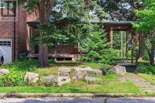 29 RED DEER AVENUE , Toronto, Ontario M1N 2Z1 4