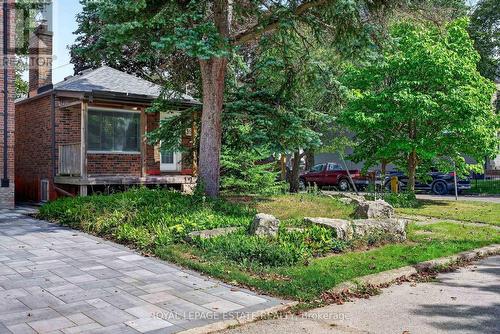 29 RED DEER AVENUE , Toronto, Ontario M1N 2Z1 5