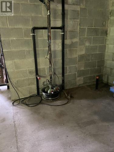 21 Ferndale Road, Muskoka Lakes (Medora), ON - Indoor Photo Showing Garage