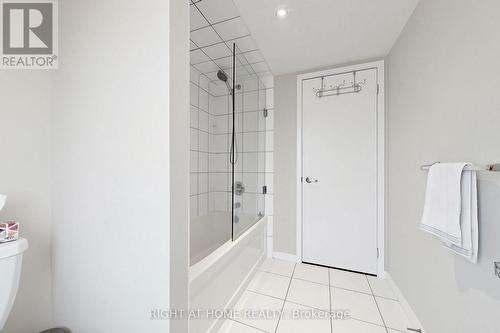 75 - 400 Alex Garner Circle, Aurora, ON - Indoor Photo Showing Bathroom