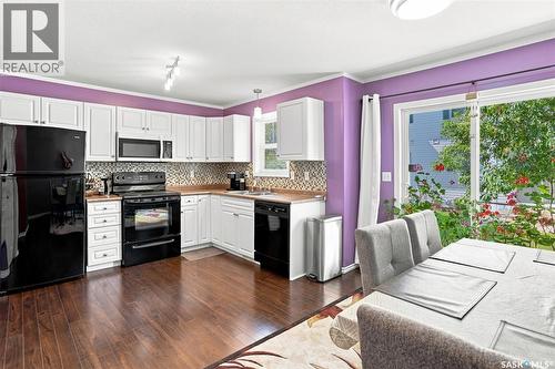30 102 Pawlychenko Lane, Saskatoon, SK - Indoor Photo Showing Kitchen