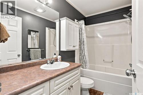 30 102 Pawlychenko Lane, Saskatoon, SK - Indoor Photo Showing Bathroom