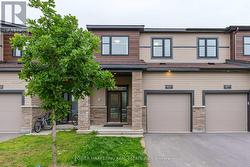 925 ATHENRY COURT Ottawa, ON K2J 7C9