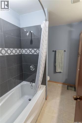 3708 Lakeview Avenue, Regina, SK - Indoor Photo Showing Bathroom