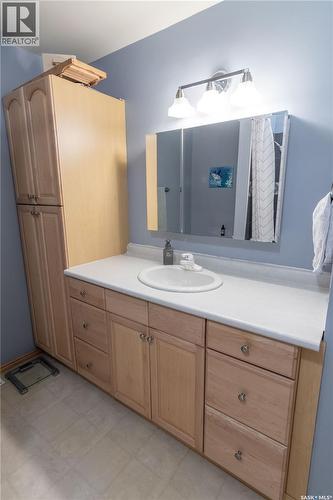 3708 Lakeview Avenue, Regina, SK - Indoor Photo Showing Bathroom