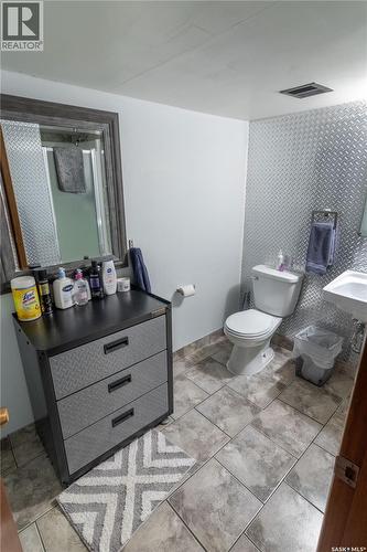 3708 Lakeview Avenue, Regina, SK - Indoor Photo Showing Bathroom