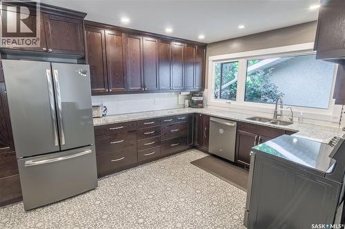 3708 Lakeview Avenue, Regina, SK - Indoor Photo Showing Kitchen With Double Sink