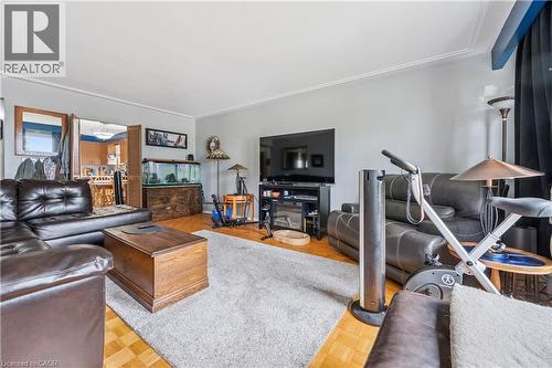 101 Secord Avenue, Kitchener, ON - Indoor Photo Showing Living Room
