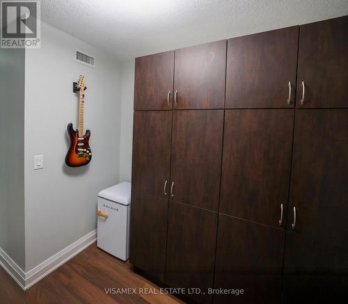 210 - 20 North Park Road, Vaughan, ON - Indoor Photo Showing Other Room