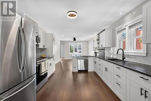 69 Grandview Ave, Sault Ste. Marie, ON - Indoor Photo Showing Kitchen With Upgraded Kitchen