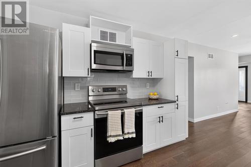 69 Grandview Ave, Sault Ste. Marie, ON - Indoor Photo Showing Kitchen