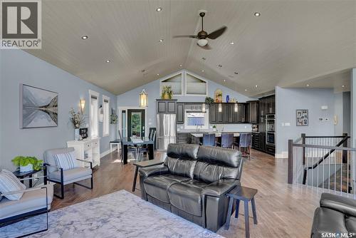 507 Tatanka Drive, Buffalo Pound Lake, SK - Indoor Photo Showing Living Room