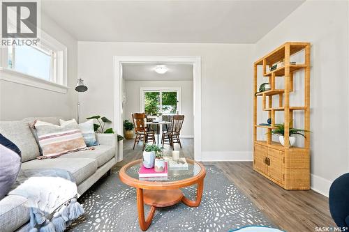 1117 Kilburn Avenue, Saskatoon, SK - Indoor Photo Showing Living Room