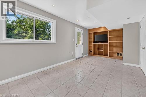 5371 Riverside Drive, Burlington, ON - Indoor Photo Showing Other Room