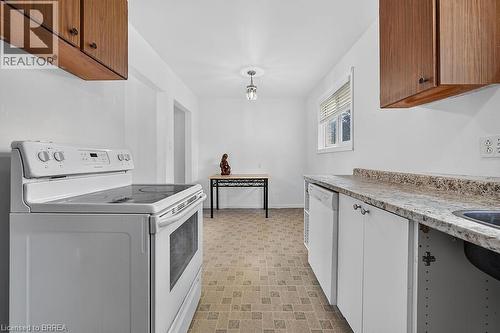 5371 Riverside Drive, Burlington, ON - Indoor