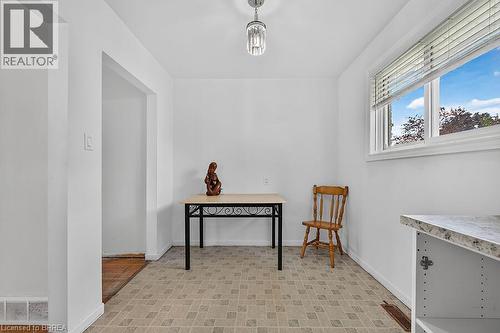 5371 Riverside Drive, Burlington, ON - Indoor Photo Showing Other Room