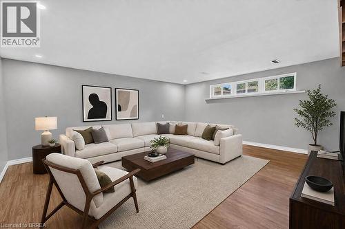 5371 Riverside Drive, Burlington, ON - Indoor Photo Showing Living Room