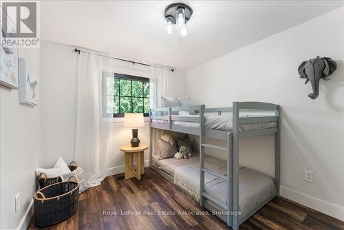 1464 Trowbridge Drive, Oshawa, ON - Indoor Photo Showing Bedroom