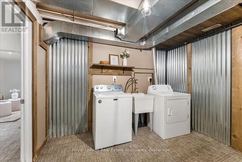 1464 Trowbridge Drive, Oshawa, ON - Indoor Photo Showing Laundry Room