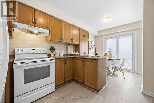 60 Pidduck Street, Clarington, ON - Indoor Photo Showing Kitchen With Double Sink