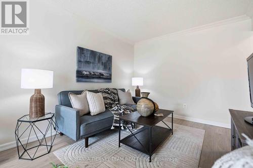 60 Pidduck Street, Clarington, ON - Indoor Photo Showing Living Room
