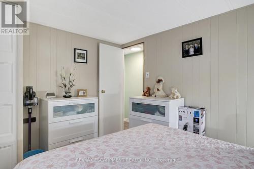1A - 1429 Sheffield Road, Hamilton, ON - Indoor Photo Showing Bedroom