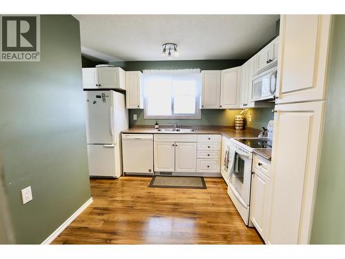 111 Tabor Boulevard, Prince George, BC - Indoor Photo Showing Kitchen