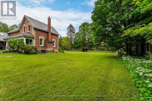 3744 Flos 4 Road W, Springwater, ON - Outdoor