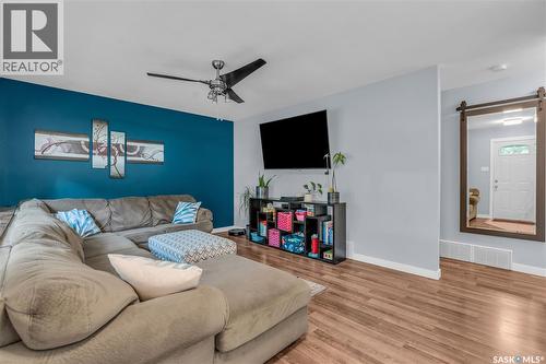 26 Fyfe Street, Regina, SK - Indoor Photo Showing Living Room