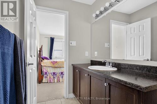 414 Meadowhawk Crescent, Ottawa, ON - Indoor Photo Showing Bathroom