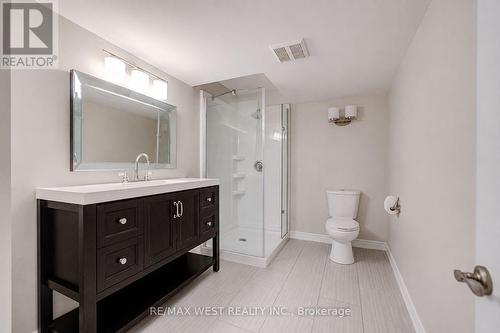 8 Ballycastle Crescent, Brampton, ON - Indoor Photo Showing Bathroom