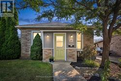 11 BROOK STREET  Cambridge, ON N1R 4B9