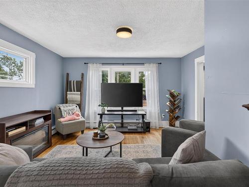 361 Kent Street, Charlottetown, PE - Indoor Photo Showing Living Room
