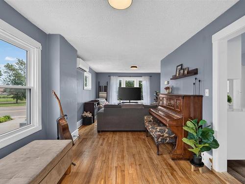 361 Kent Street, Charlottetown, PE - Indoor Photo Showing Living Room