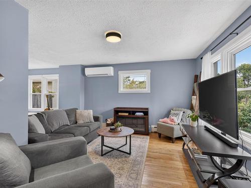 361 Kent Street, Charlottetown, PE - Indoor Photo Showing Living Room