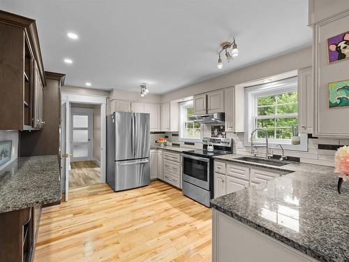 53 Parkside Drive, Charlottetown, PE - Indoor Photo Showing Kitchen