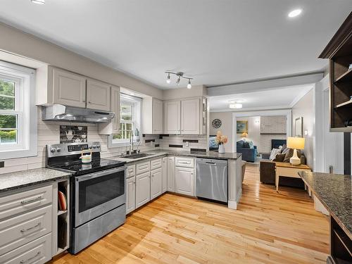 53 Parkside Drive, Charlottetown, PE - Indoor Photo Showing Kitchen
