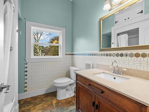 53 Parkside Drive, Charlottetown, PE - Indoor Photo Showing Bathroom