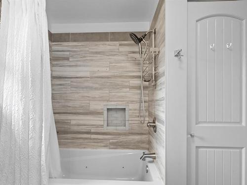 53 Parkside Drive, Charlottetown, PE - Indoor Photo Showing Bathroom