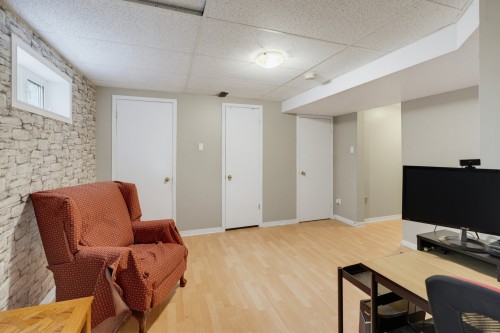 Salle familiale - 401 Ch. Lamarche, L'Ange-Gardien, QC - Indoor