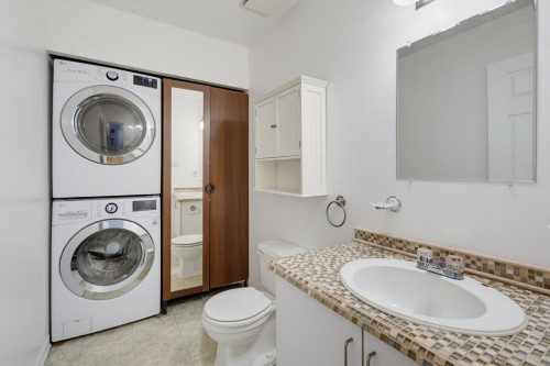 Salle de lavage - 401 Ch. Lamarche, L'Ange-Gardien, QC - Indoor Photo Showing Laundry Room