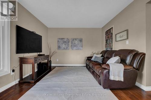 2 Murkar Crescent, Whitby (Blue Grass Meadows), ON - Indoor Photo Showing Living Room