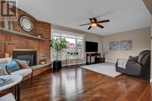 2 Murkar Crescent, Whitby (Blue Grass Meadows), ON - Indoor Photo Showing Living Room With Fireplace