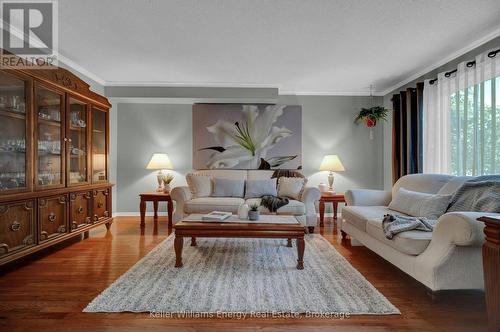 2 Murkar Crescent, Whitby (Blue Grass Meadows), ON - Indoor Photo Showing Living Room