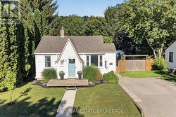 19 GARDEN AVENUE  Middlesex Centre (Delaware Town), ON N0L 1E0